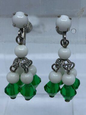 Vtg TRIAD green milk glass dangle silver tone screw earrings